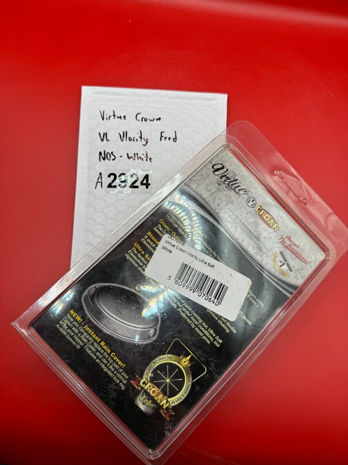 Virtue Crown VL Vlocity Feed NOS - White - used paintball hopper feed lid - white/black