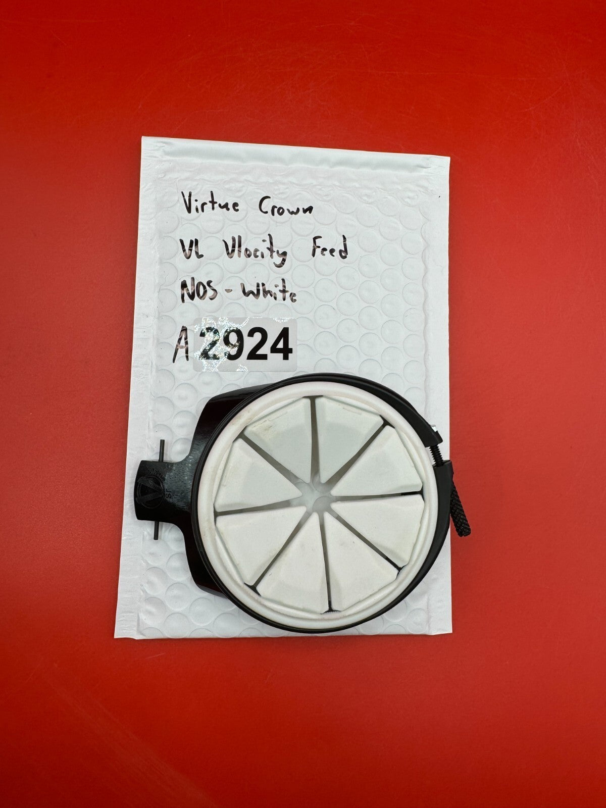 Virtue Crown VL Vlocity Feed NOS - White - used paintball hopper feed lid - white/black