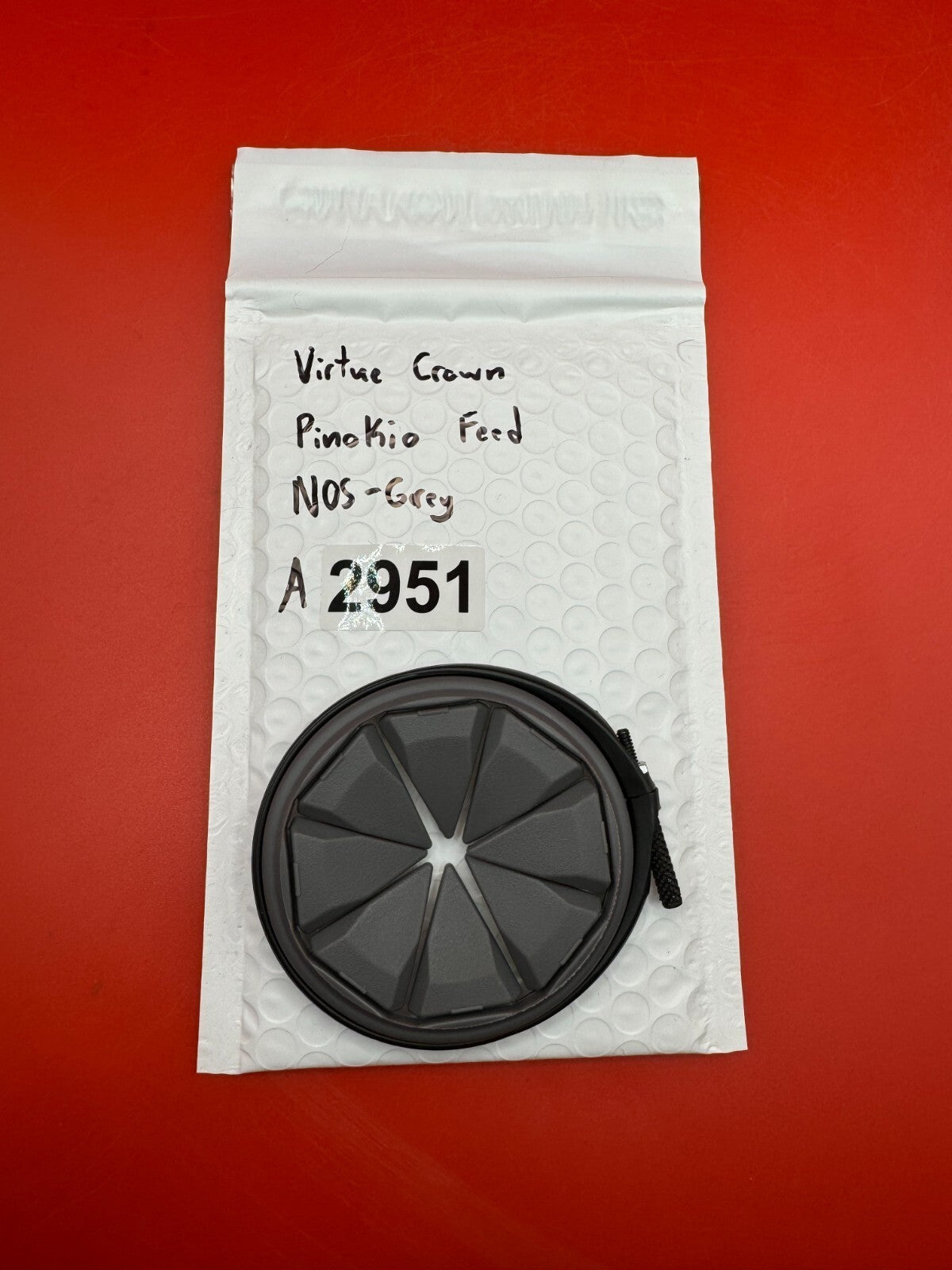 Virtue Crown Pinokio Feed NOS - Grey