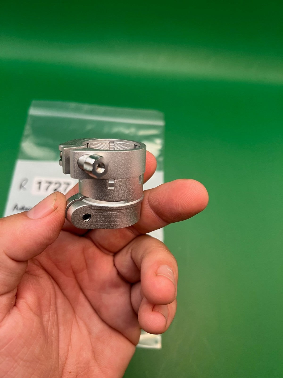 Autococker Clamping Feedneck