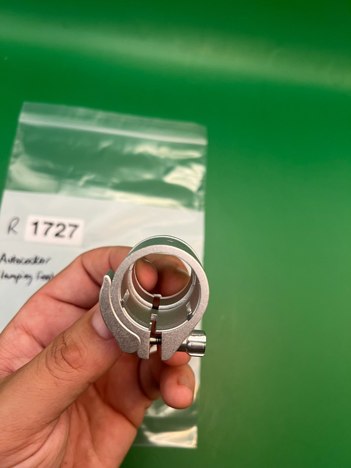 Autococker Clamping Feedneck