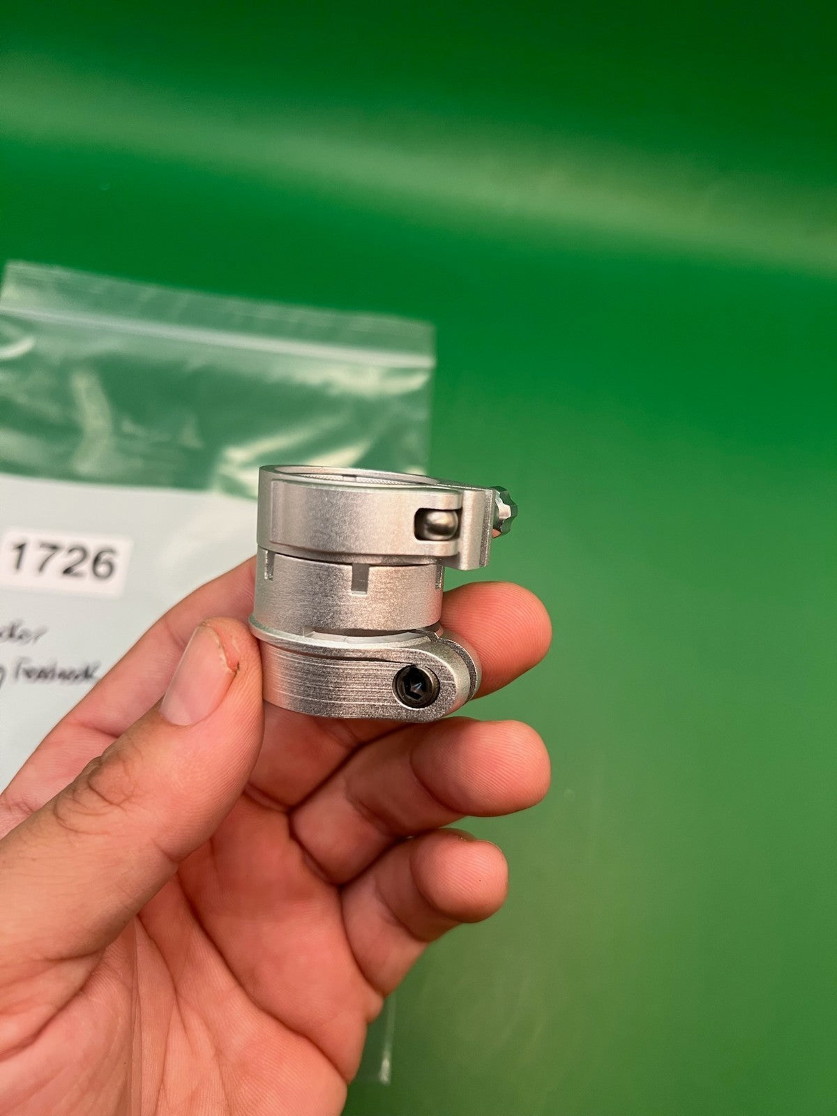 Autococker Clamping Feedneck