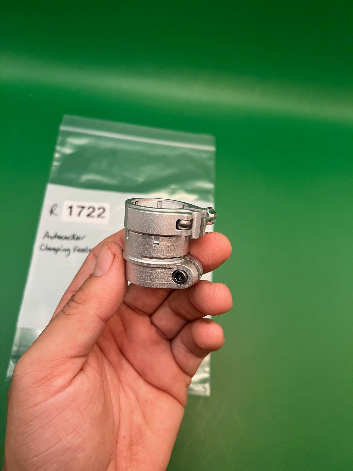 Autococker Clamping Feedneck
