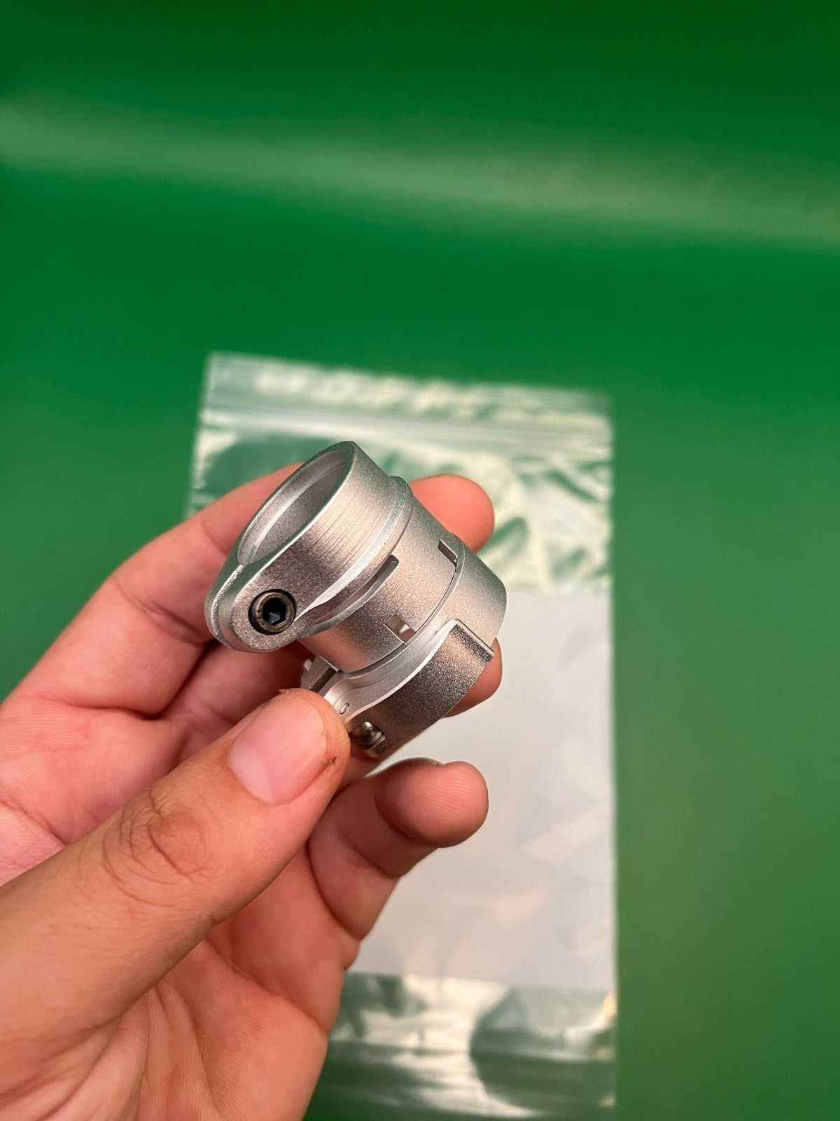 Autococker Clamping Feedneck