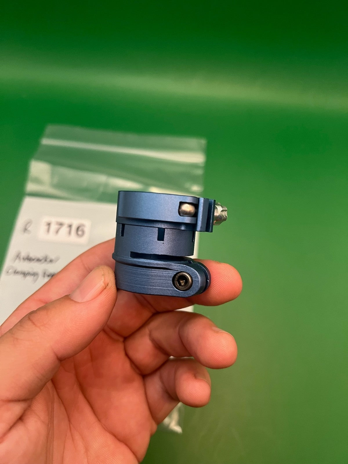 Autococker Clamping Feedneck