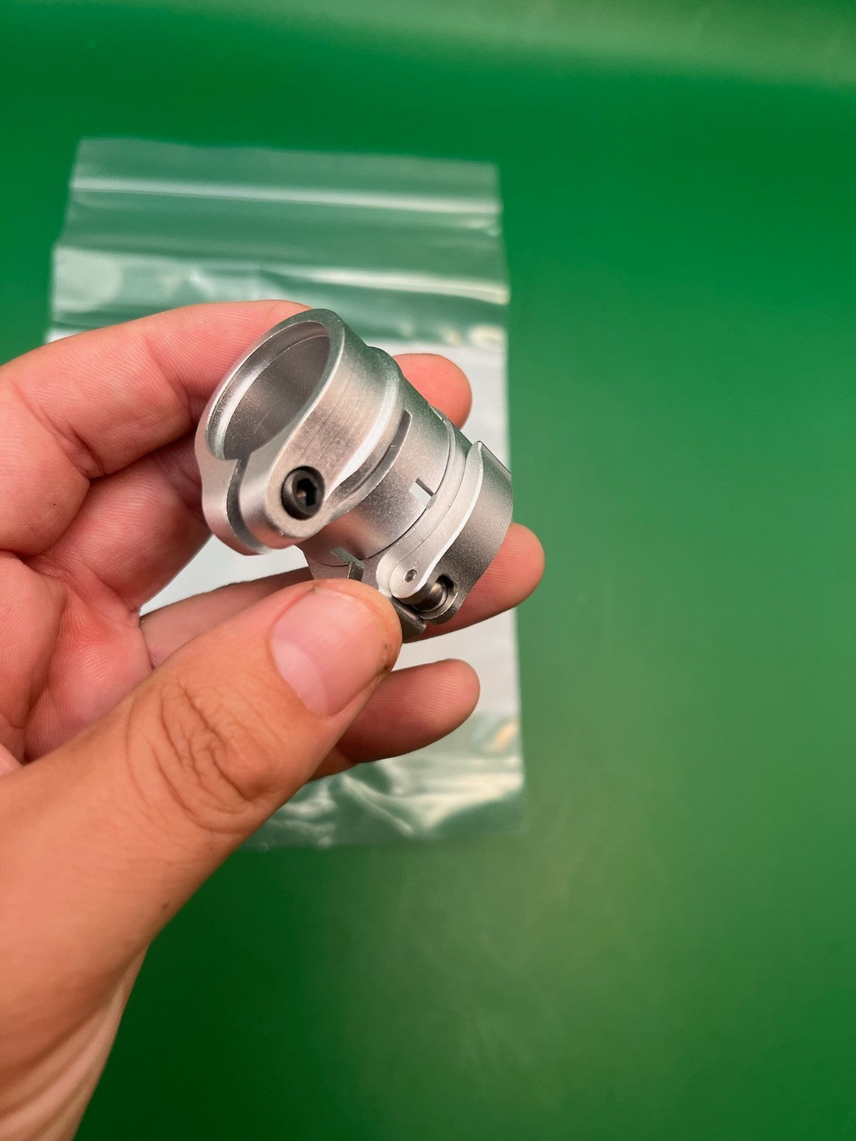 Autococker Clamping Feedneck