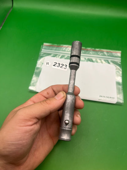 Autococker Bolt