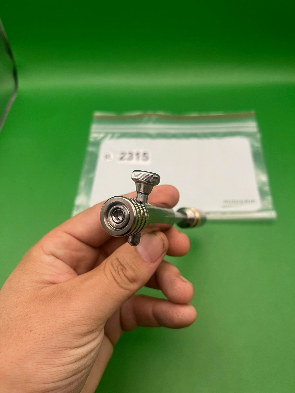 Autococker Bolt