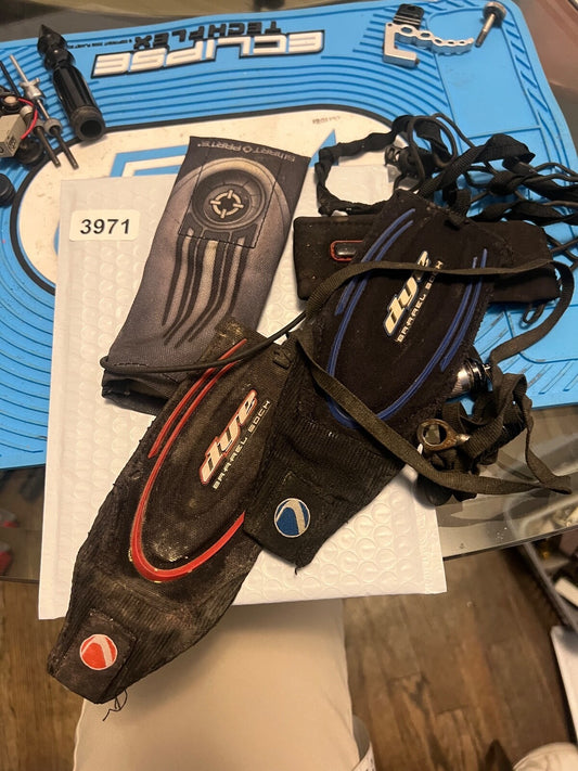4 Barrel Bags (Dye) - Need cleaning and Untangled