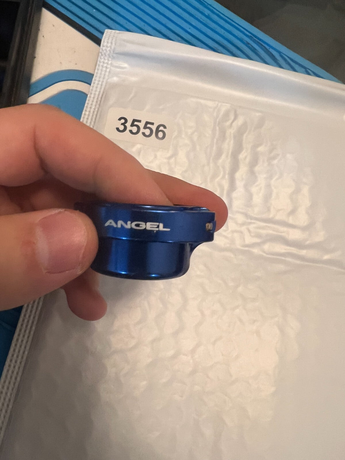 WDP Angel Feedneck