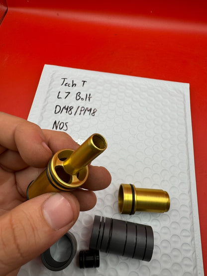 Tech T L7 Bolt DM8/PM8 NOS - used paintball bolt - gold/black