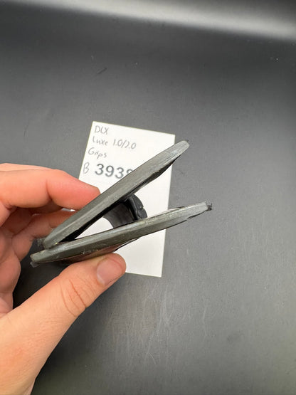 DLX Luxe 1.0/2.0 Grips-Black