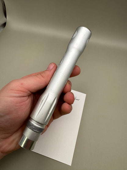Dye UL Back-Satin Silver 688 Bore AC Thread