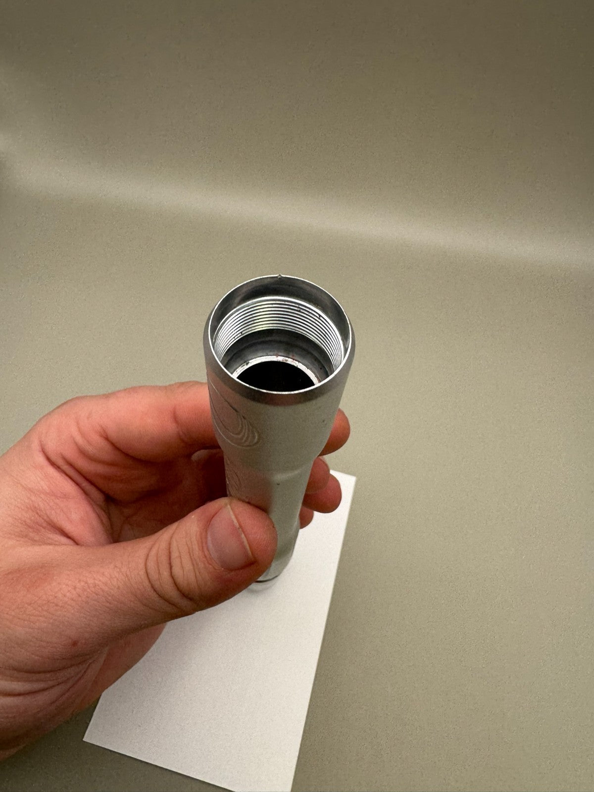 Dye UL Back-Satin Silver 688 Bore AC Thread