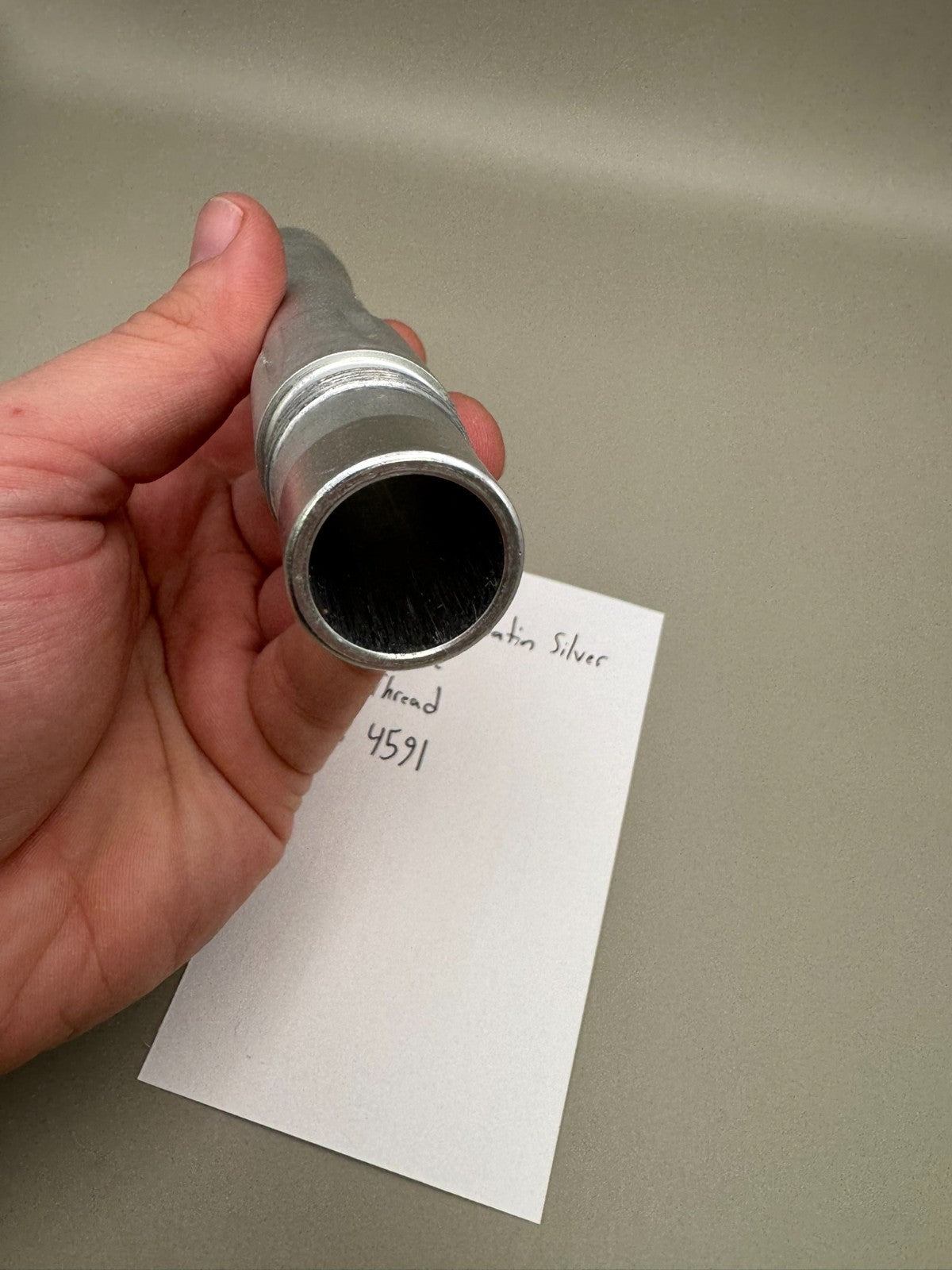 Dye UL Back-Satin Silver 688 Bore AC Thread