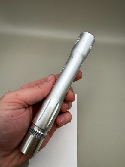 Dye UL Back-Satin Silver 692 Bore AC Thread