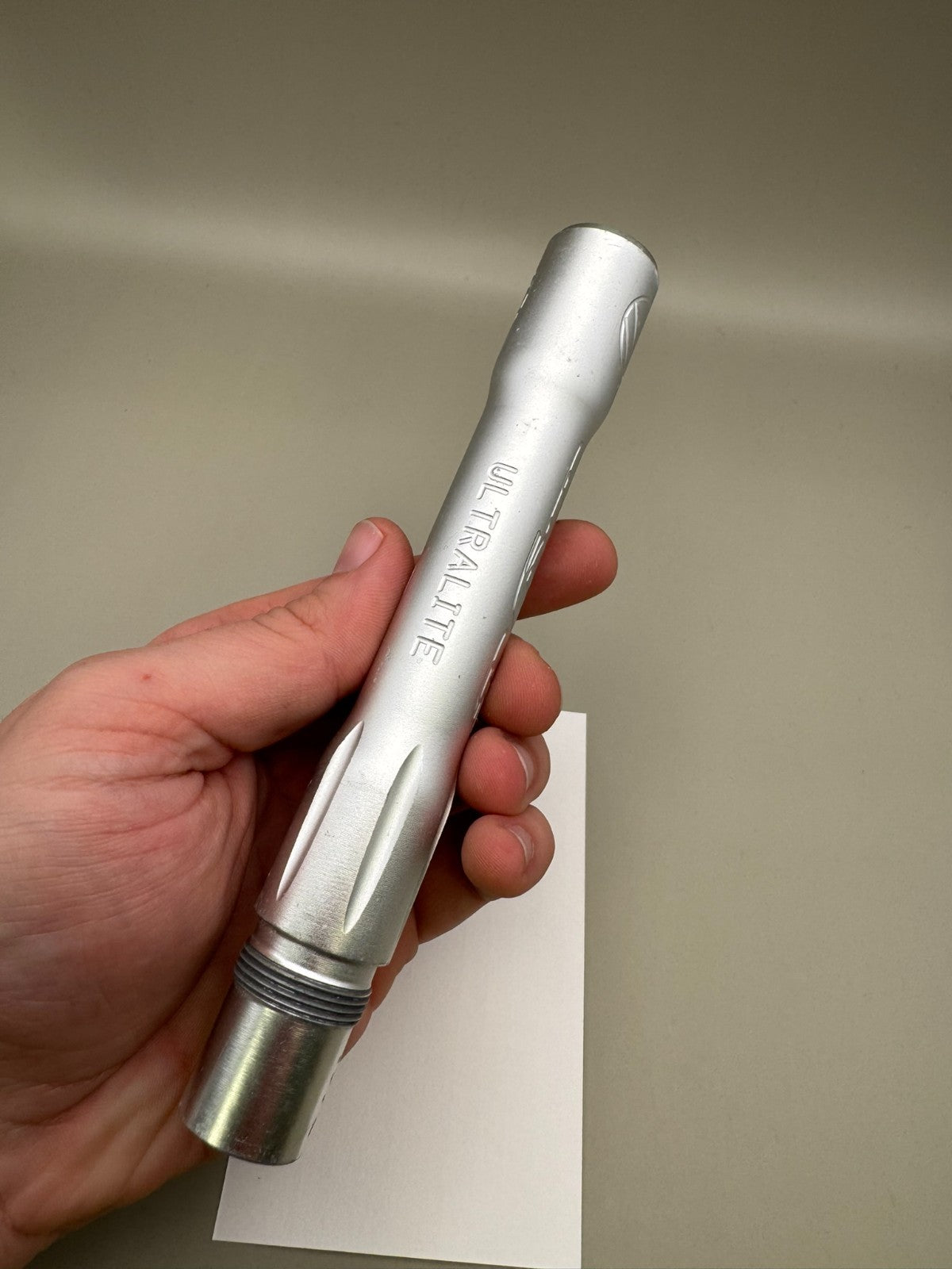 Dye UL Back-Satin Silver 692 Bore AC Thread