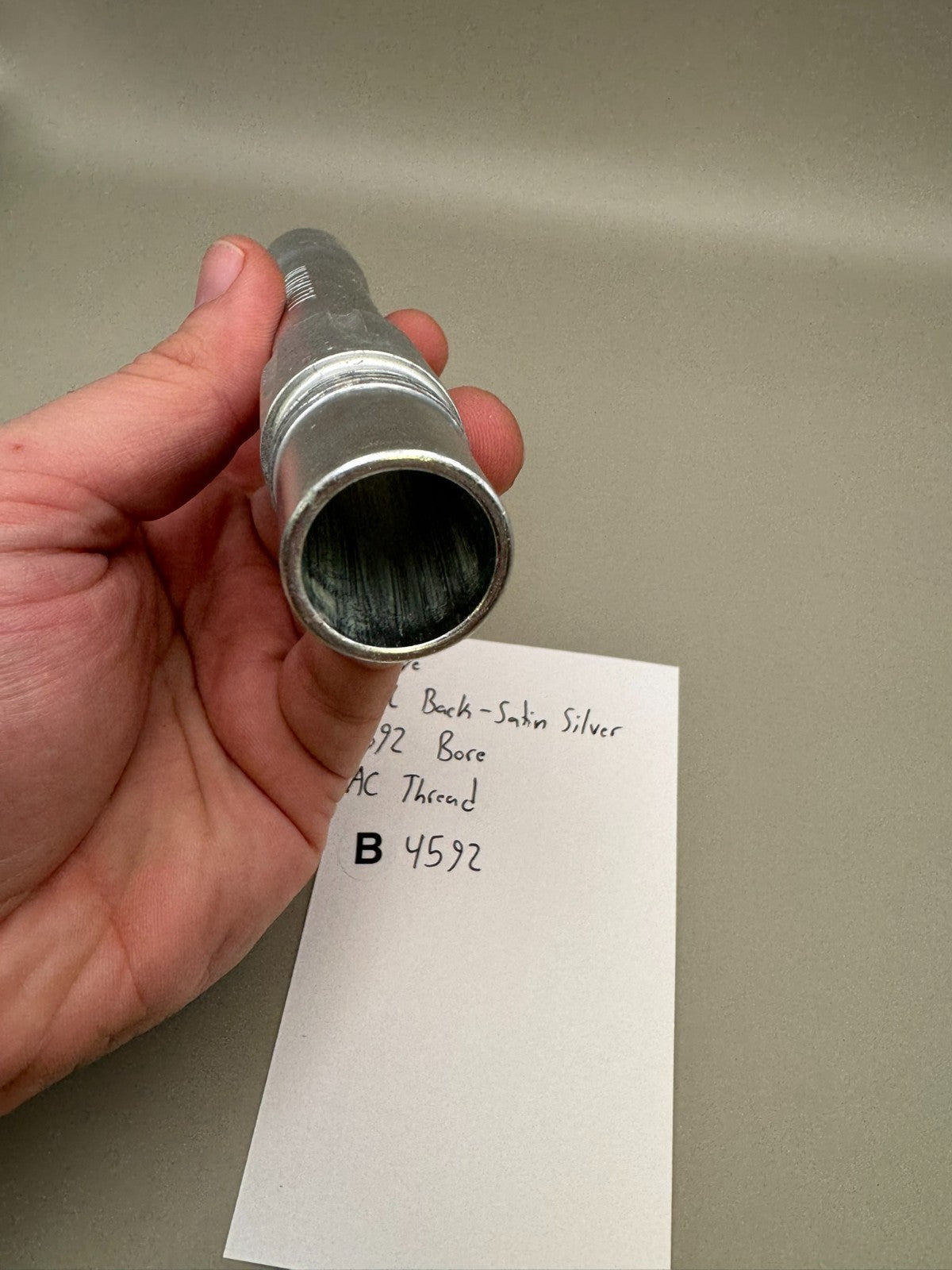 Dye UL Back-Satin Silver 692 Bore AC Thread