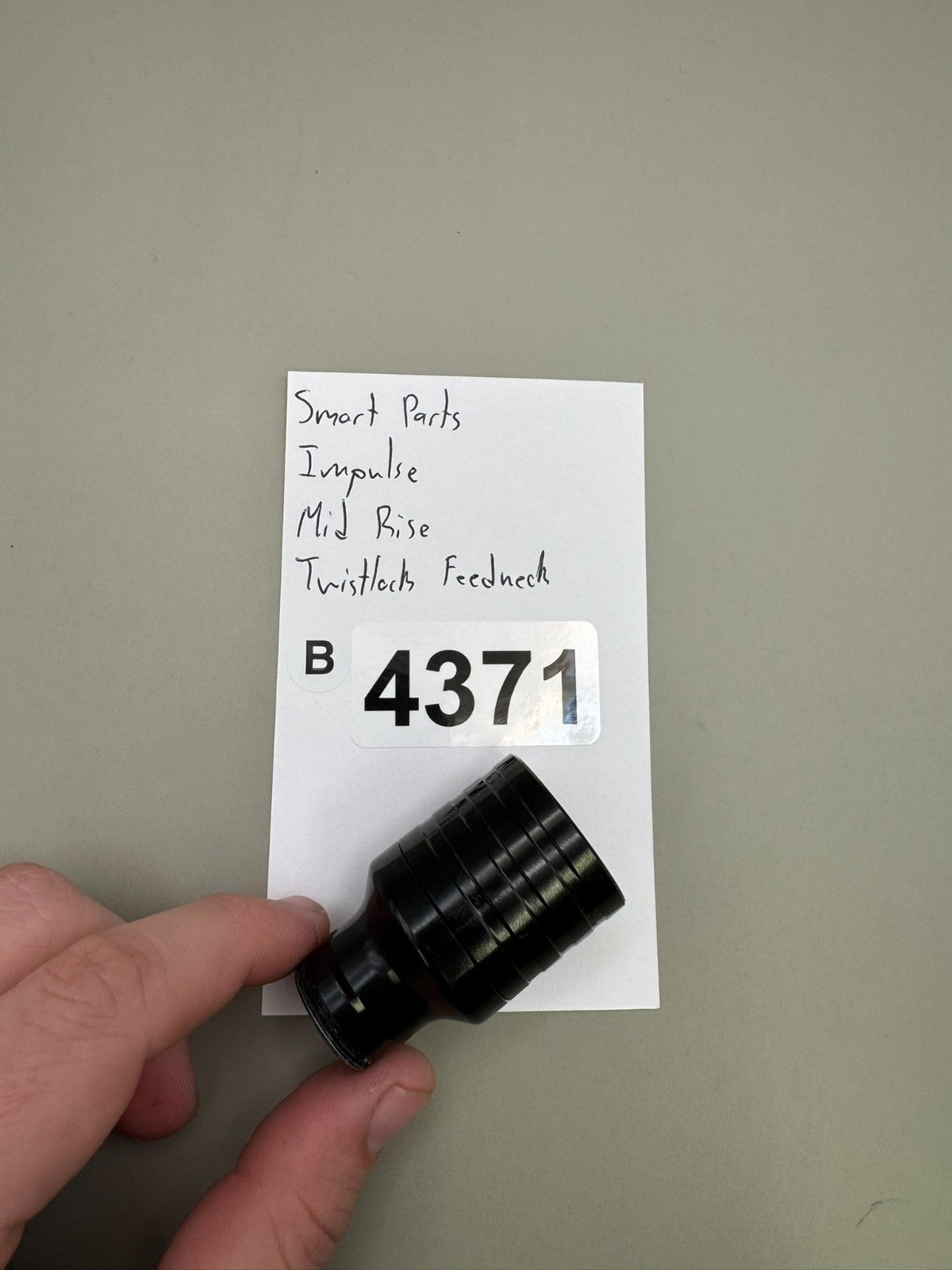 Smart Parts Impulse Mid Rise Twistlock Feedneck-Black