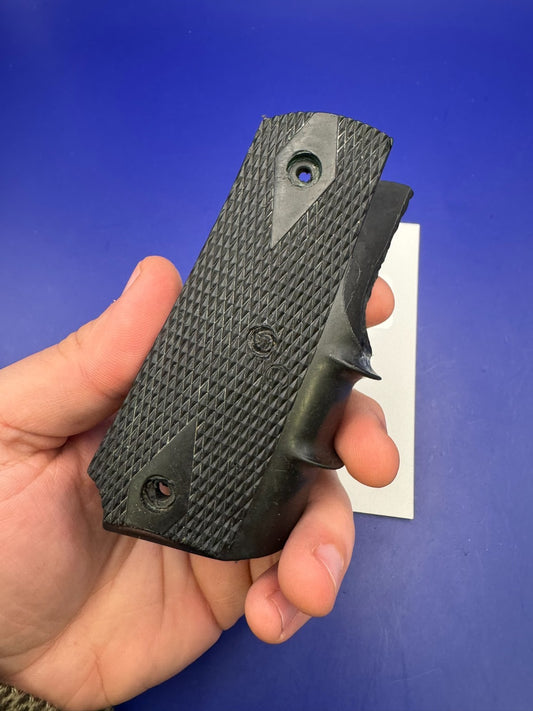 Smart Parts 1911/45 Style Grips-Black