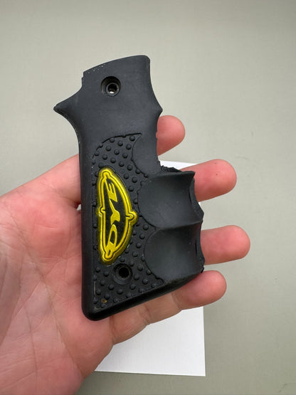 Dye 1911/45 Style Sticky Split Grips-Black