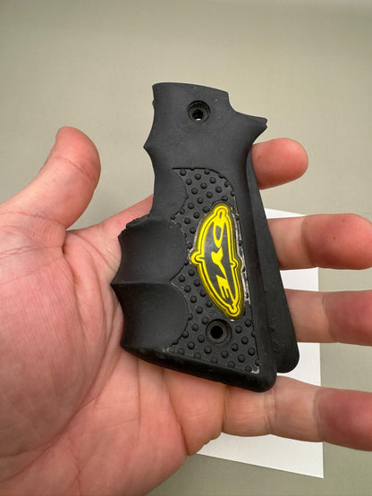 Dye 1911/45 Style Sticky Split Grips-Black