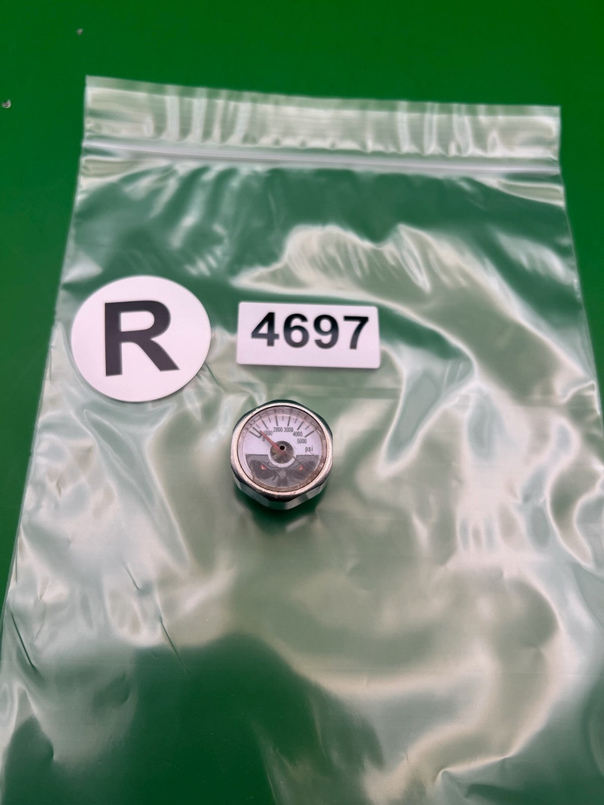 Bob Long Gauge White