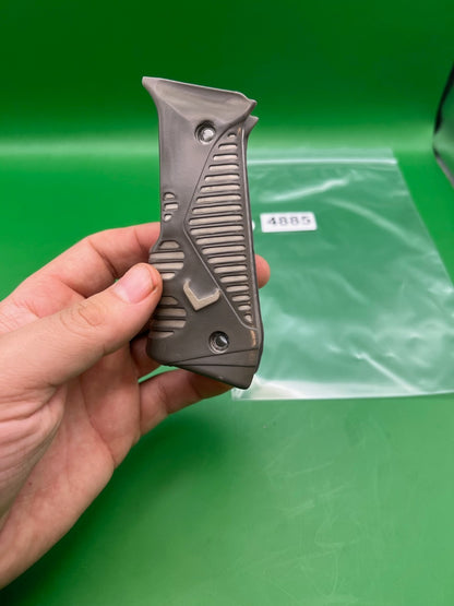 Bob Long Vanquish Grips