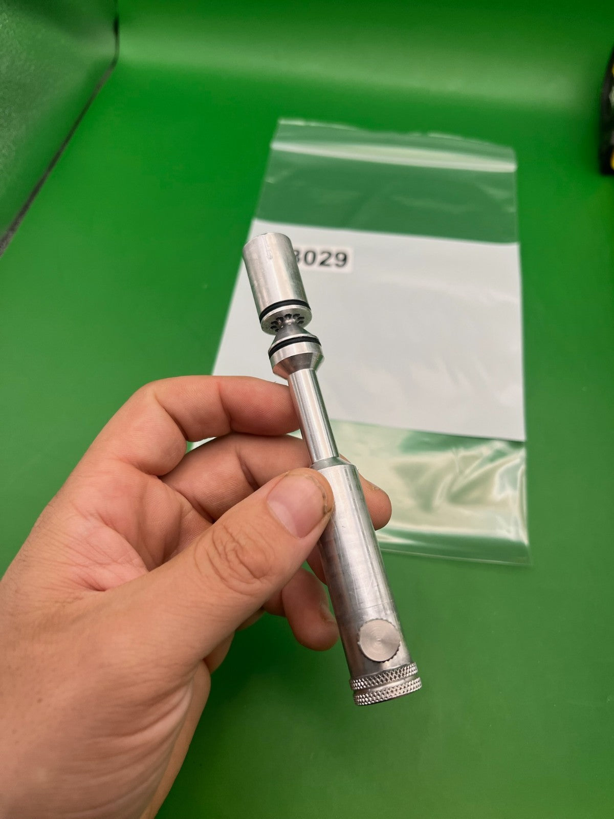 Autococker Bolt