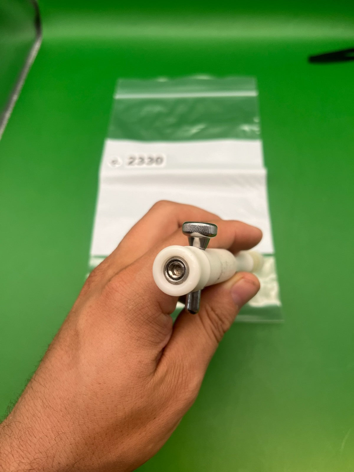 Autococker Bolt