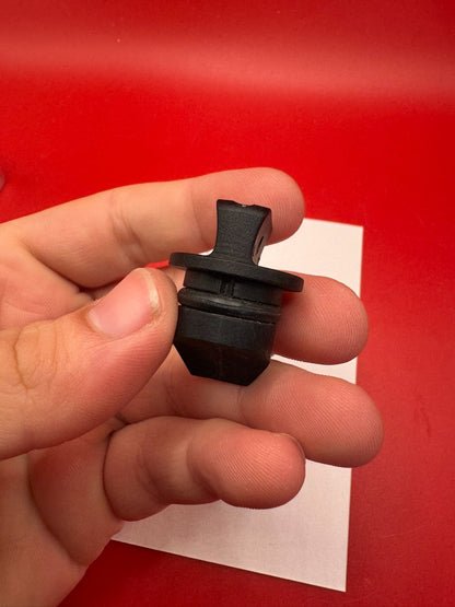 AGD Automag Feed Plug Black