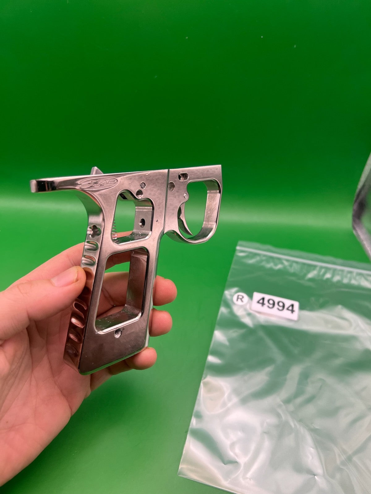 Dye Single Finger Hinge Autococker Frame