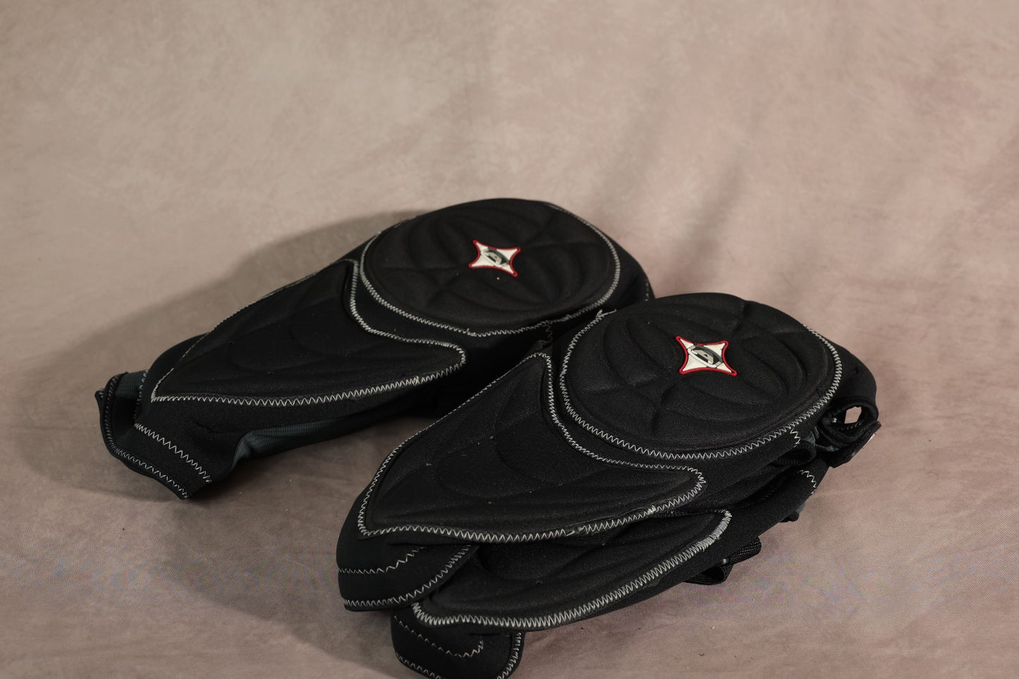 Angel Arms + Knee pads L/XL NOS - Never Used