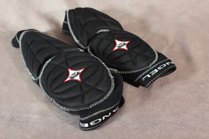 Angel Knee L/XL + arm pads M/L - NOS Never Used