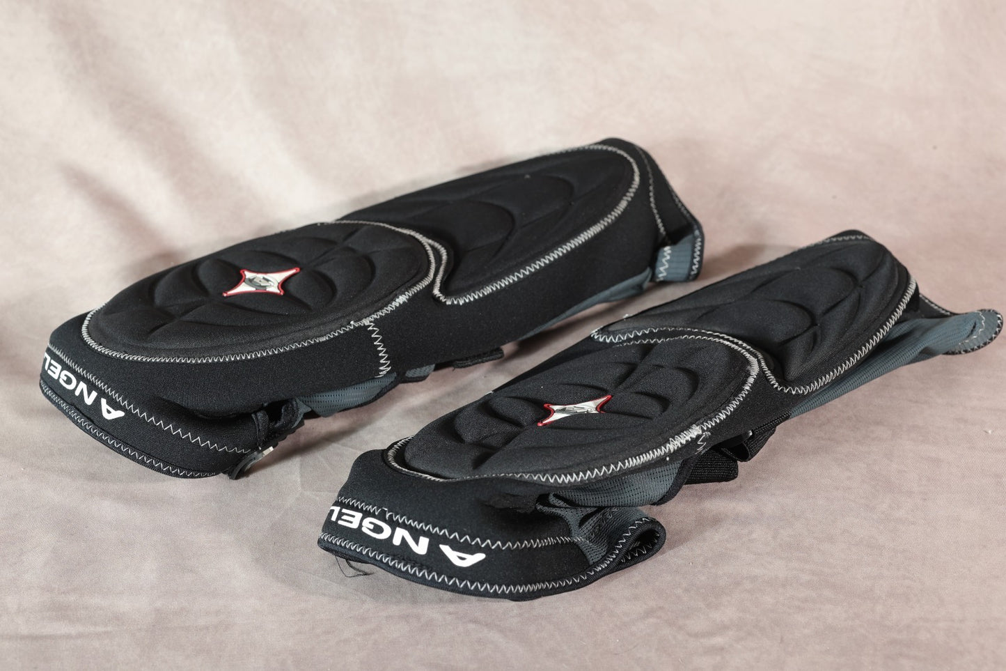 Angel Knee L/XL + arm pads M/L - NOS Never Used