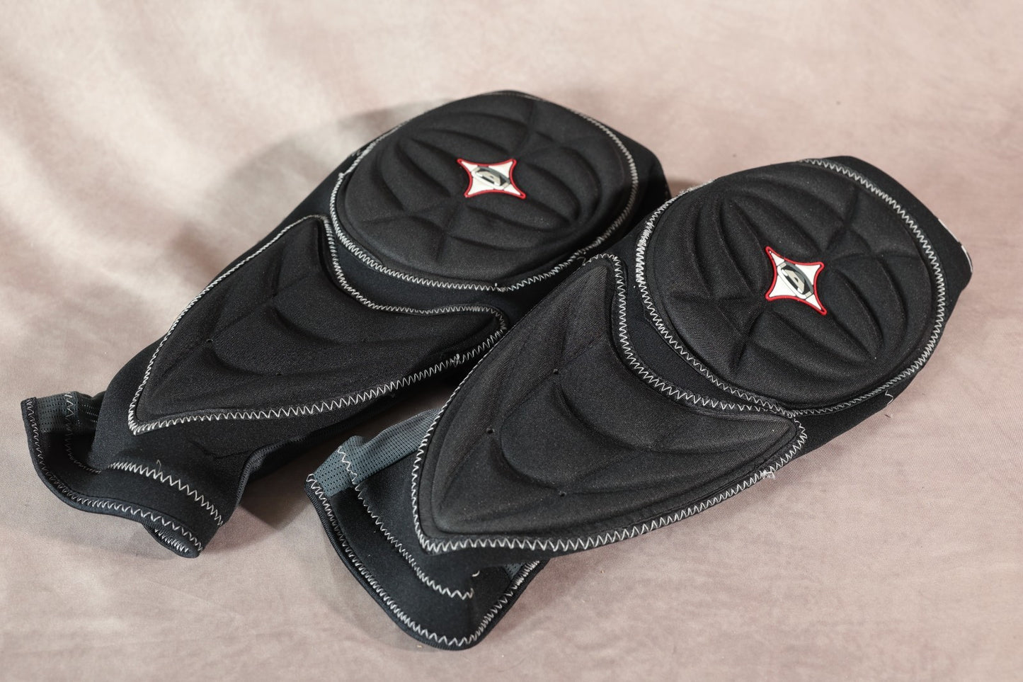 Angel Knee L/XL + arm pads M/L - NOS Never Used