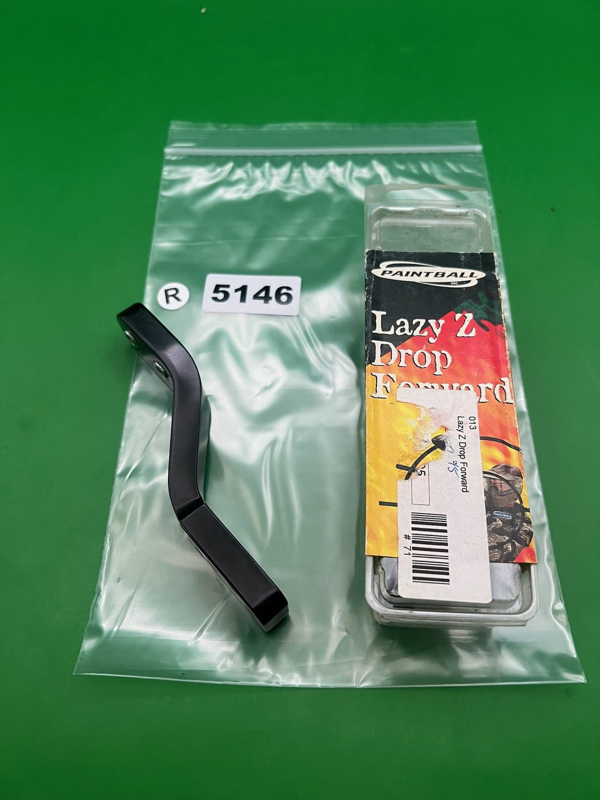 Lazy Z Drop Forward Black