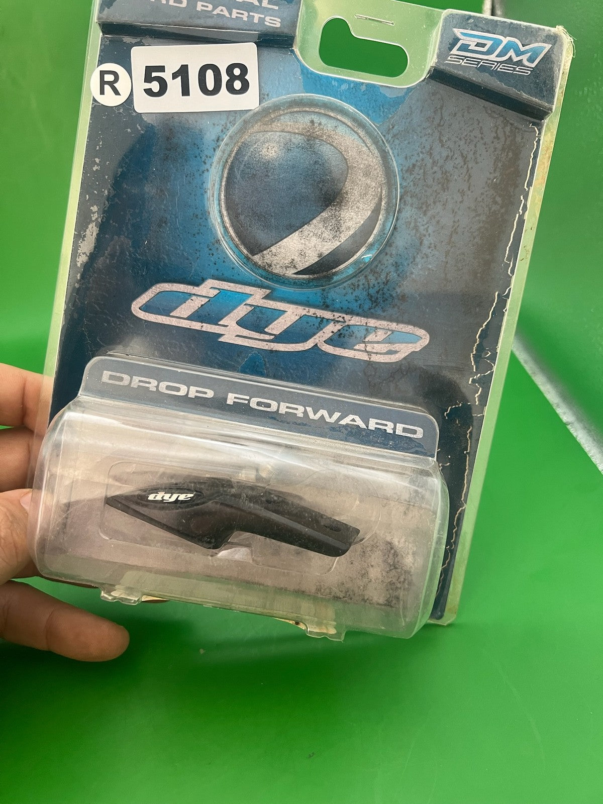 Dye Drop Forward Black Dust