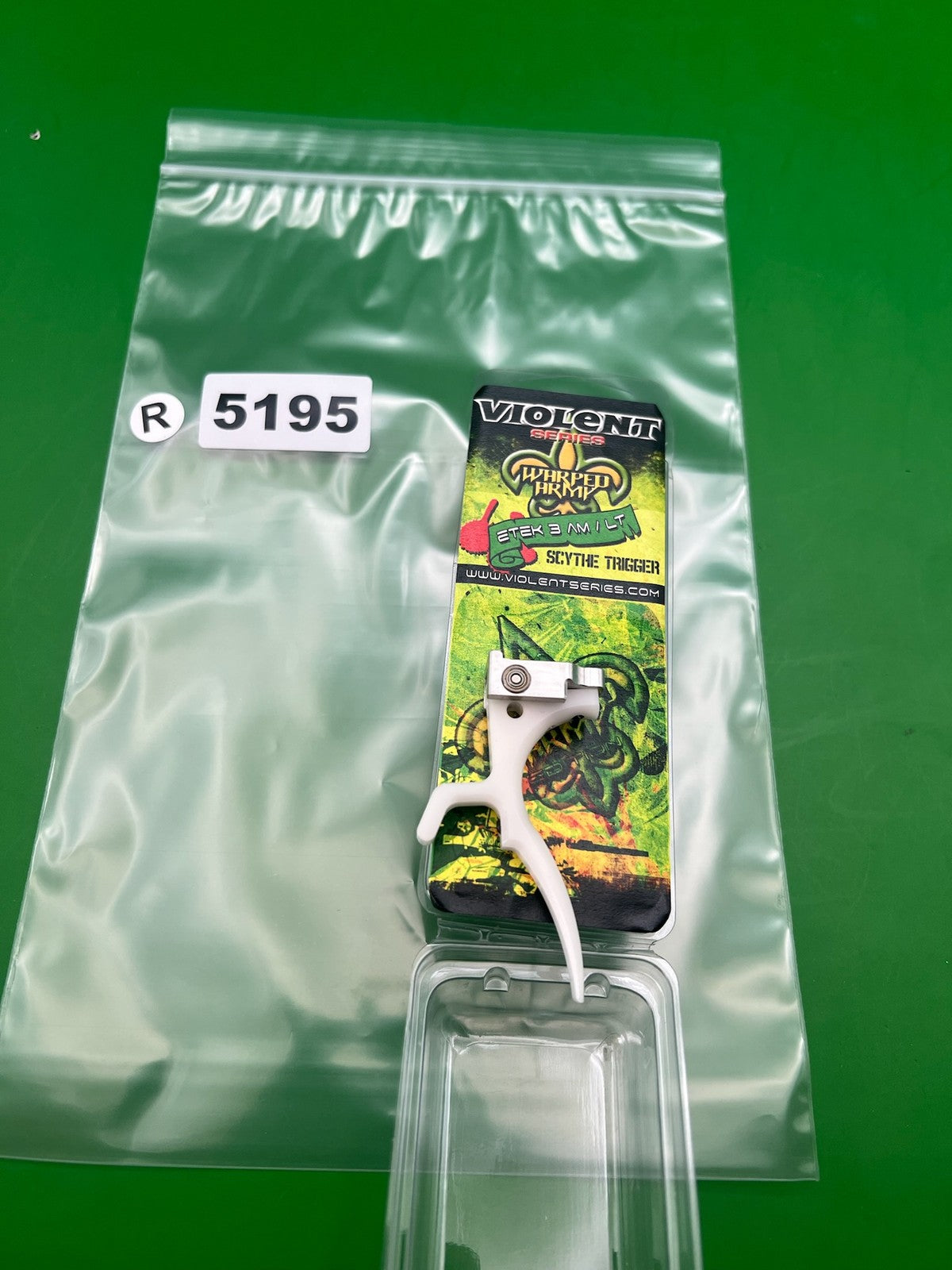 Violent Series ETEK 3AM/LT Scyther Trigger White