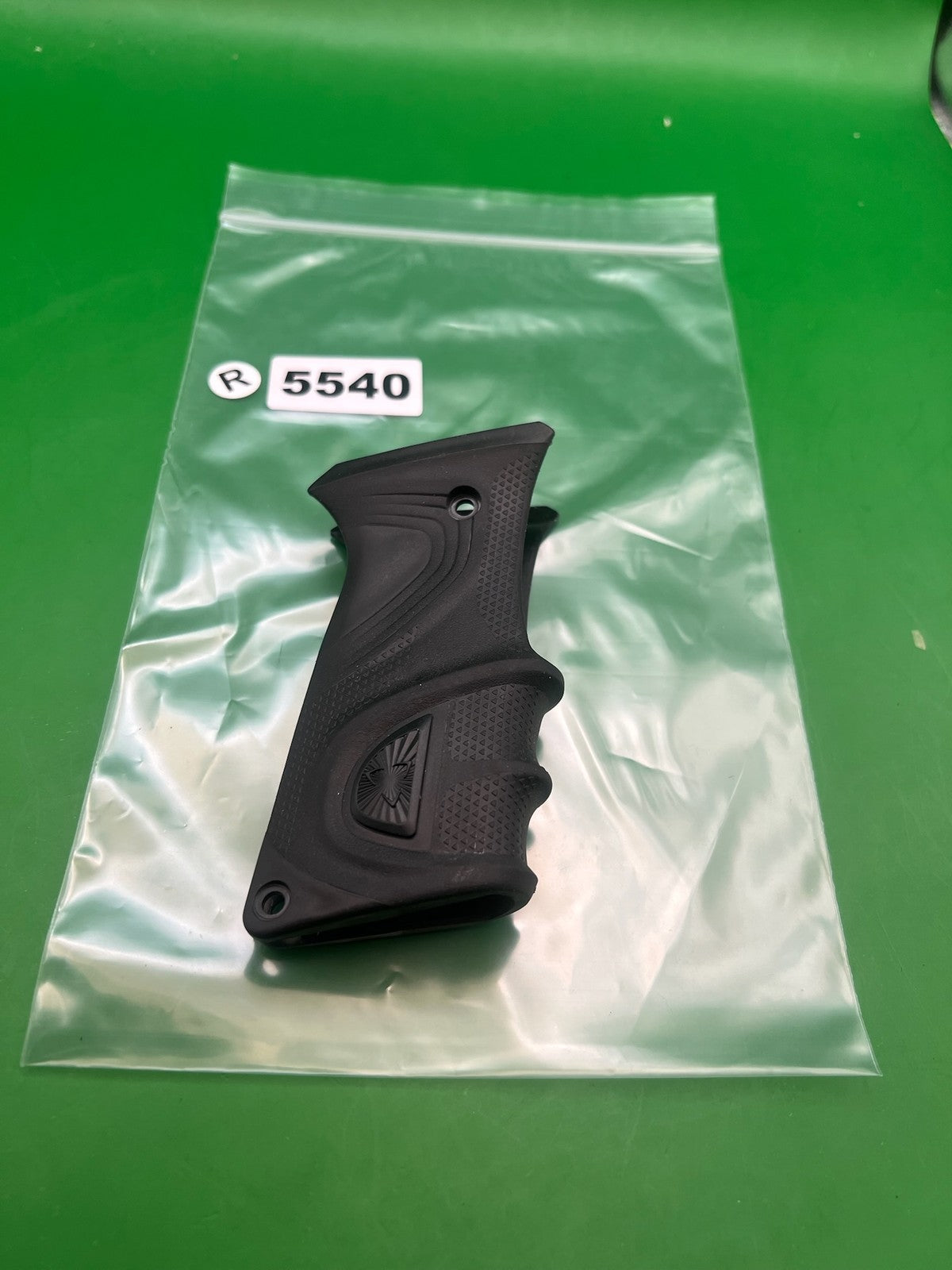 Dye DAM Grip Black