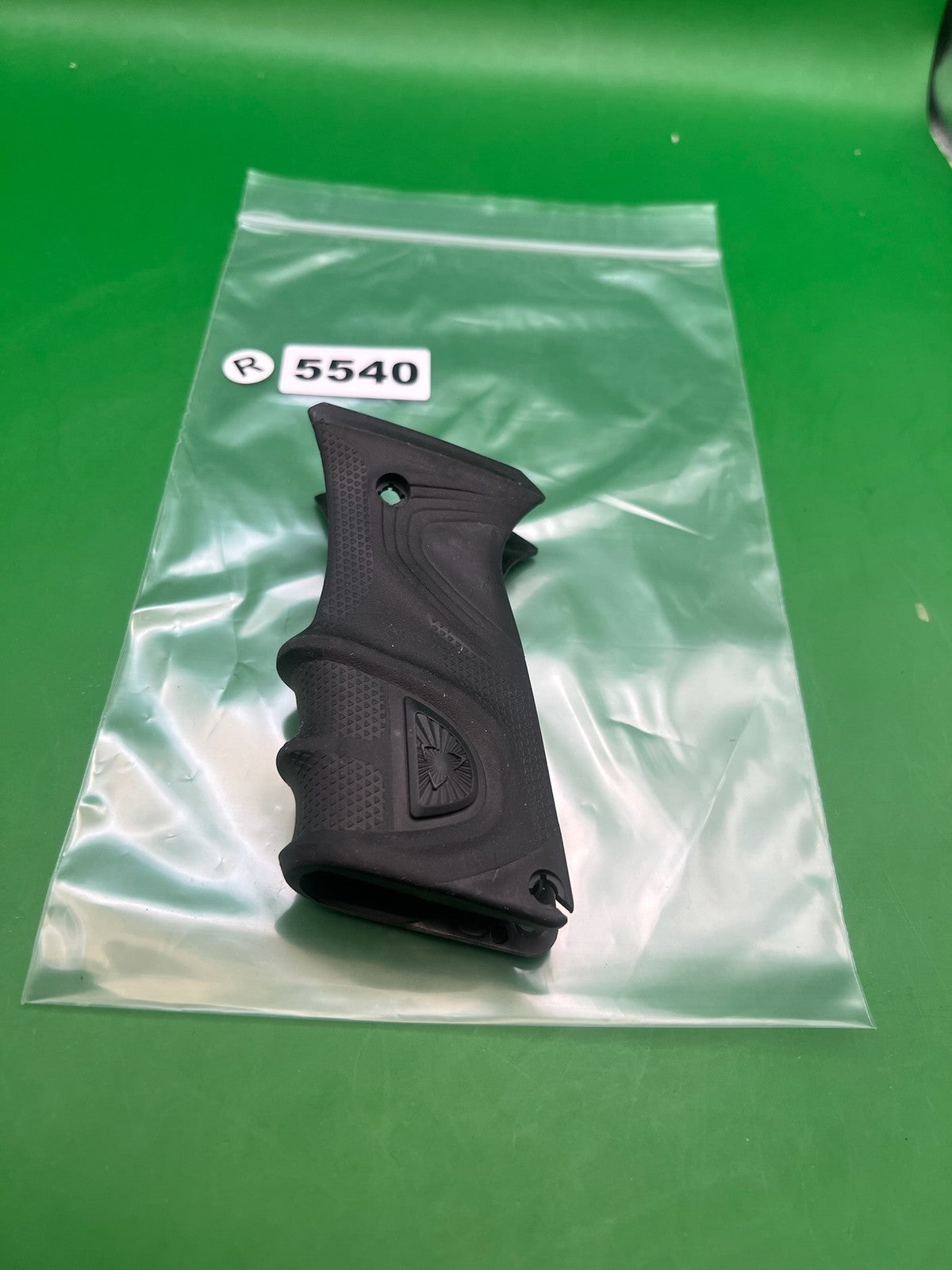 Dye DAM Grip Black
