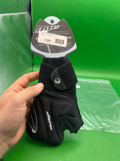 Dye Core Meta Black Gloves Size S-M