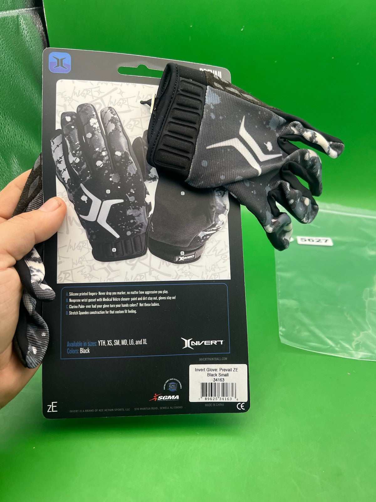 Invert Prevail ZE Gloves Black Small