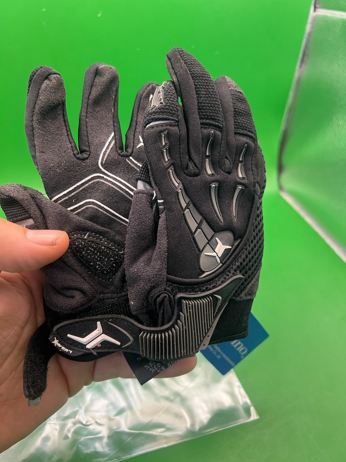 Invert Paintball Gloves Black YS/A