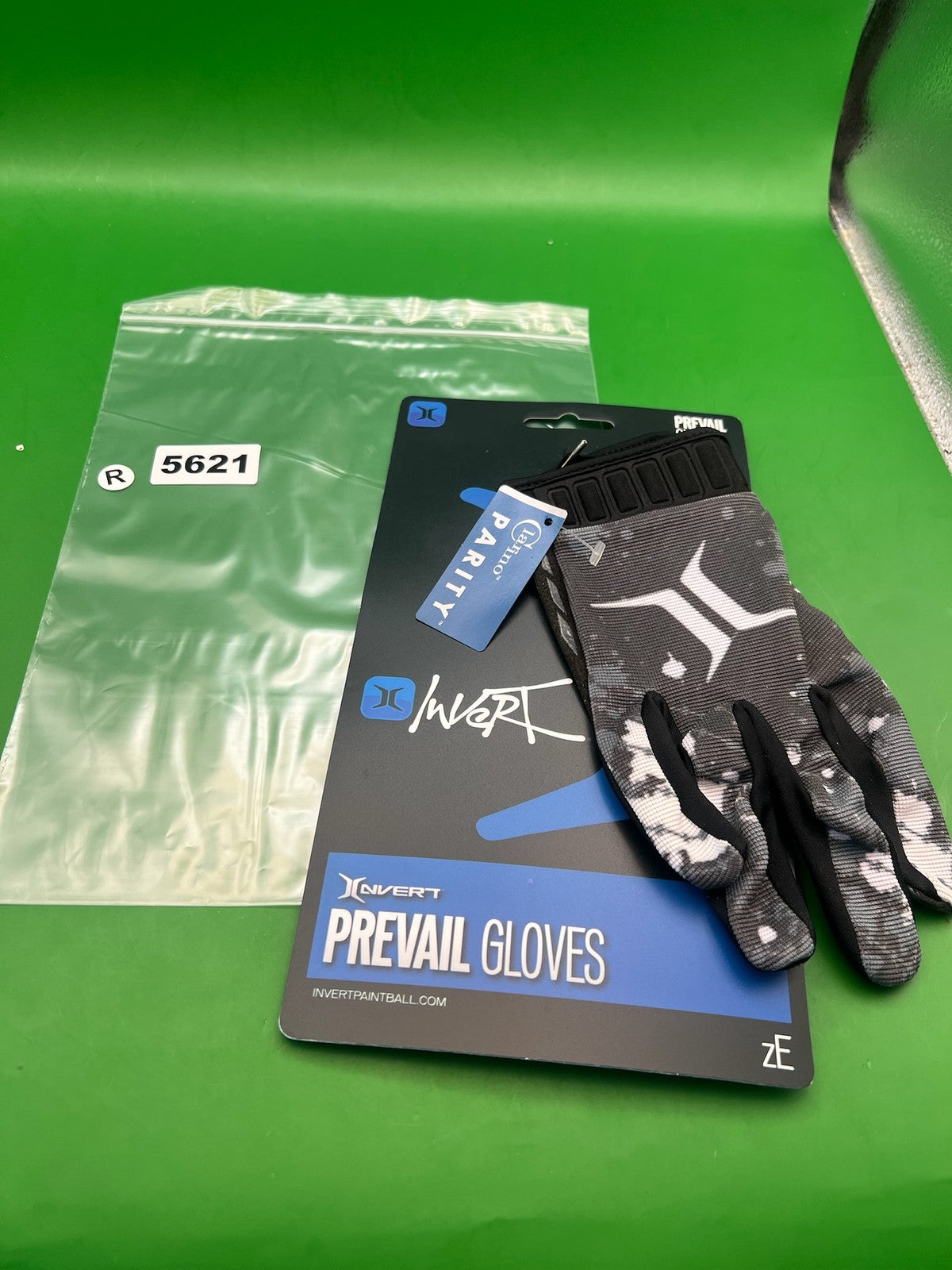 Invert Prevail ZE Paintball Gloves Black Small