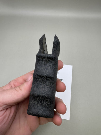 AGD Automag Single Hole Grips Black