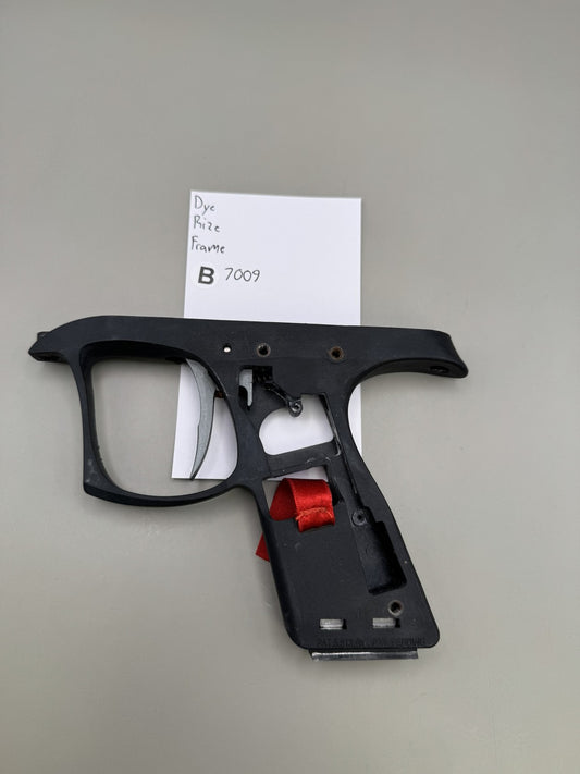 Dye Prize Frame Black